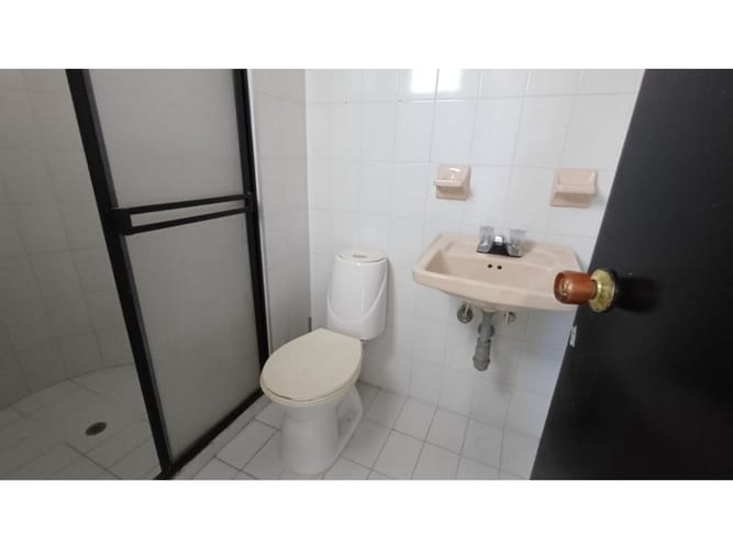 Apartamento de 3 alcobas en venta en La Villa, Pereira, 75 m² · foto 11 de 16