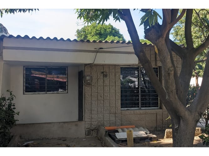 Casa de 4 alcobas en venta en 11 De Noviembre, Santa Marta, 90 m² · foto 2 de 15