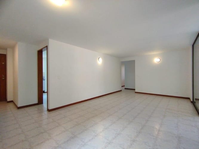 Apartamento de 2 alcobas en arriendo en San Lucas, Medellín, 112 m² · foto 4 de 17