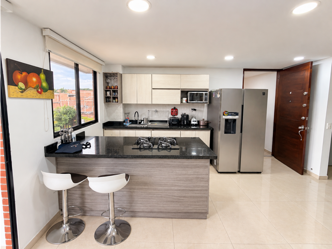 Apartamento de 2 alcobas en venta en Fátima, Medellín, 96 m² · foto 2 de 12