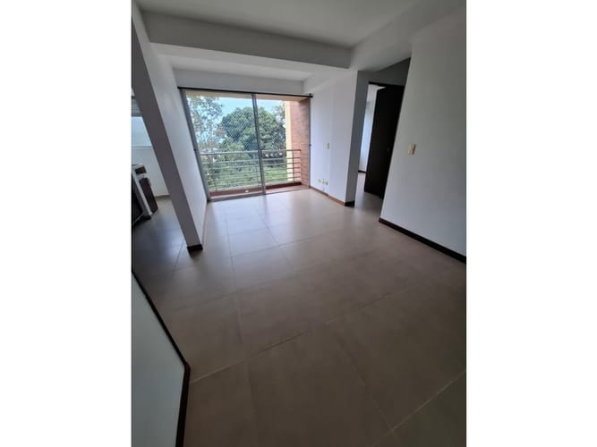 Apartamento de 2 alcobas en venta en Morelia, Pereira, 60 m² · foto 2 de 10