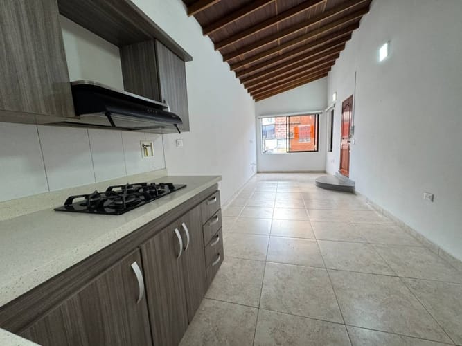 Apartamento de 3 alcobas en venta en Laureles, Medellín, 86 m² · foto 2 de 24