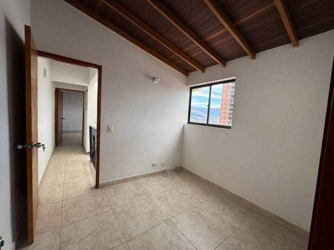 Apartamento de 3 alcobas en venta en Laureles, Medellín, 86 m² · foto 16 de 24