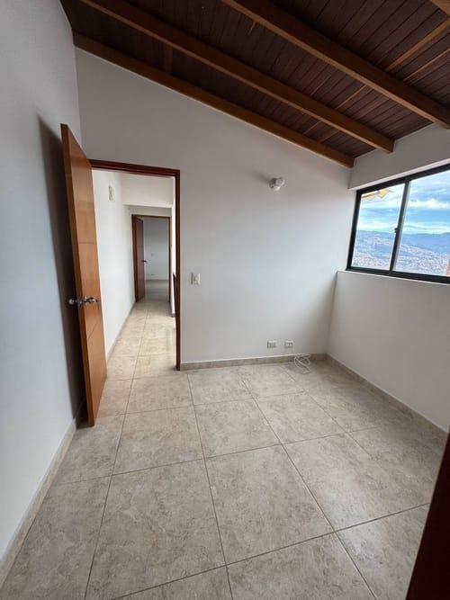 Apartamento de 3 alcobas en venta en Laureles, Medellín, 86 m² · foto 17 de 24