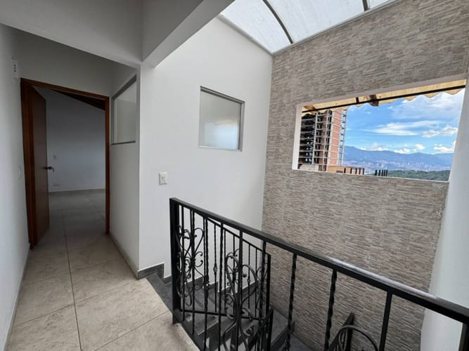 Apartamento de 3 alcobas en venta en Laureles, Medellín, 86 m² · foto 18 de 24
