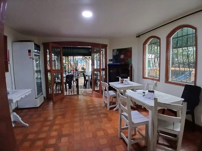 Oficina en venta en El Poblado, Medellín, 700 m² · foto 2 de 14