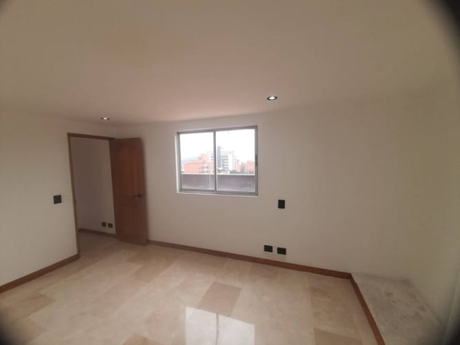 Apartamento de 5 alcobas en venta en Bolivariana, Medellín, 225 m² · foto 13 de 24
