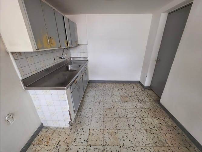 Apartamento de 2 alcobas en arriendo en Boston, Medellín, 38 m² · foto 2 de 14