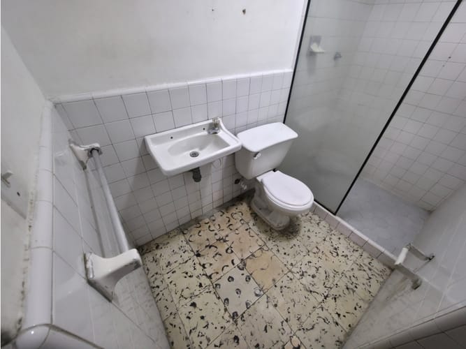 Apartamento de 2 alcobas en arriendo en Boston, Medellín, 38 m² · foto 10 de 14