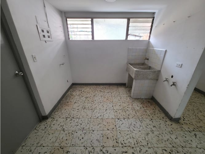 Apartamento de 2 alcobas en arriendo en Boston, Medellín, 38 m² · foto 14 de 14