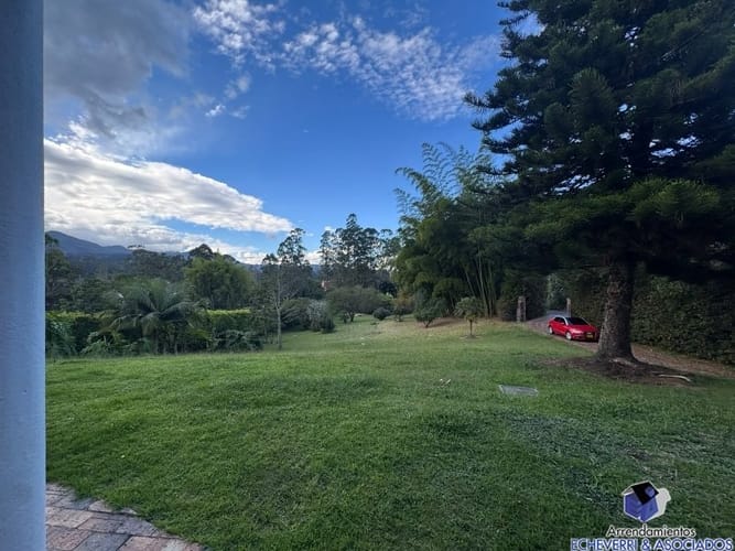 Casa de 5 alcobas en venta en Llano Grande, Rionegro · foto 2 de 20