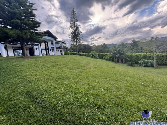 Casa de 5 alcobas en venta en Llano Grande, Rionegro · foto 3 de 20