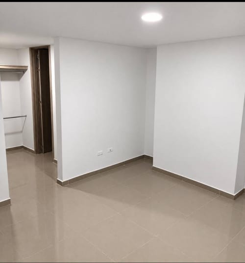 Apartamento de 3 alcobas en arriendo en Manga, Cartagena, 130 m² · foto 14 de 20