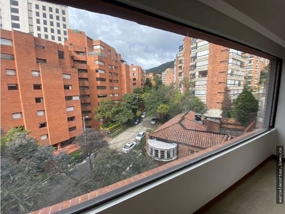 Apartamento de 3 alcobas en venta en Los Rosales, Bogotá, 240 m² · foto 11 de 17