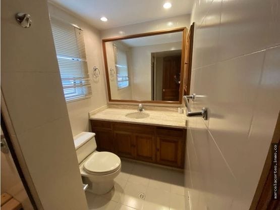 Apartamento de 3 alcobas en venta en Los Rosales, Bogotá, 240 m² · foto 16 de 17