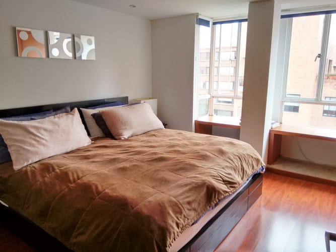 Apartamento de 2 alcobas en venta en Los Rosales, Bogotá, 133 m² · foto 5 de 7