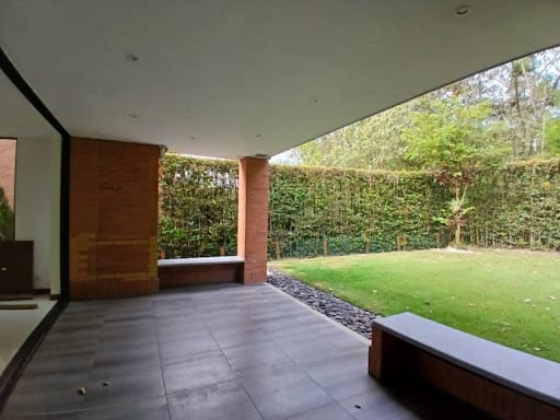 Casa de 3 alcobas en arriendo en Santa Catalina, Envigado, 228 m² · foto 6 de 24