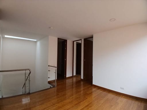 Casa de 3 alcobas en arriendo en Santa Catalina, Envigado, 228 m² · foto 9 de 24