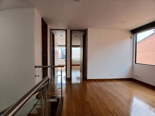 Casa de 3 alcobas en arriendo en Santa Catalina, Envigado, 228 m² · foto 14 de 24