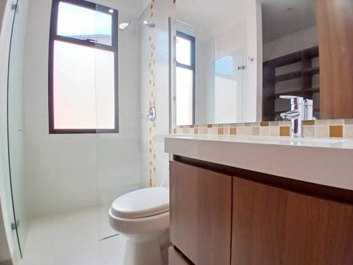 Casa de 3 alcobas en arriendo en Santa Catalina, Envigado, 228 m² · foto 24 de 24