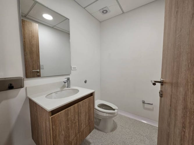 Consultorio en arriendo en Ciudad Del Río, Medellín, 40 m² · foto 8 de 12