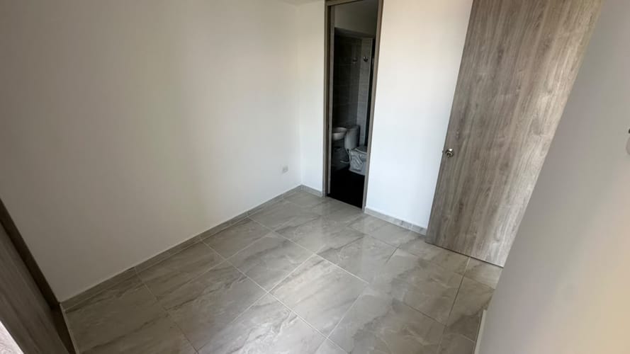 Apartamento de 3 alcobas en venta en Urbanizacion Balcones De Provenza, Girón, 52 m² · foto 18 de 19