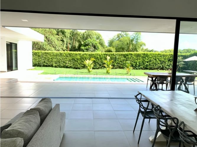 Casa de 3 alcobas en venta en Cerritos, Pereira, 275 m² · foto 2 de 22