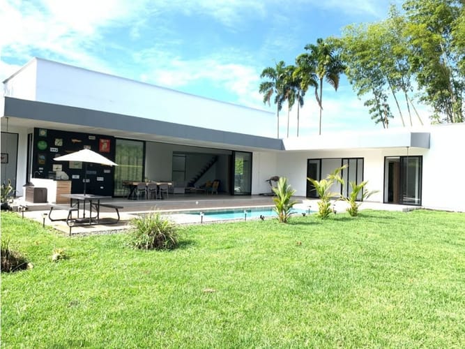 Casa de 3 alcobas en venta en Cerritos, Pereira, 275 m² · foto 3 de 22
