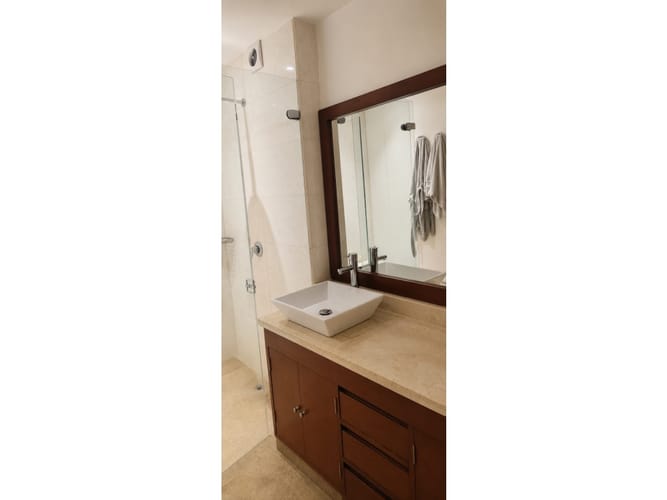 Apartamento de 3 alcobas en venta en Los Rosales, Bogotá, 209 m² · foto 6 de 24