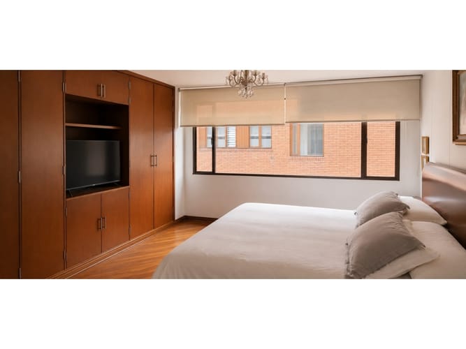 Apartamento de 3 alcobas en venta en Los Rosales, Bogotá, 209 m² · foto 16 de 24