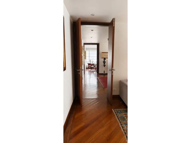 Apartamento de 3 alcobas en venta en Los Rosales, Bogotá, 209 m² · foto 23 de 24
