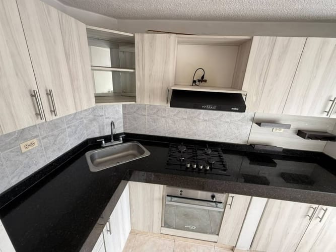 Apartamento de 4 alcobas en arriendo en Lagos Del Cacique, Bucaramanga, 132 m² · foto 3 de 14