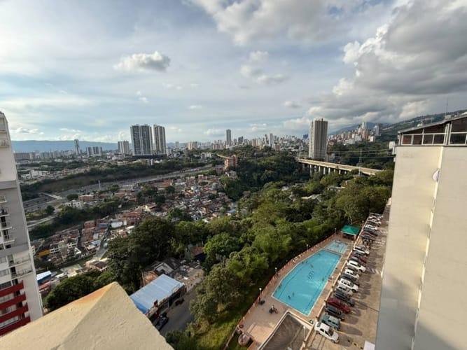 Apartamento de 4 alcobas en arriendo en Lagos Del Cacique, Bucaramanga, 132 m² · foto 11 de 14