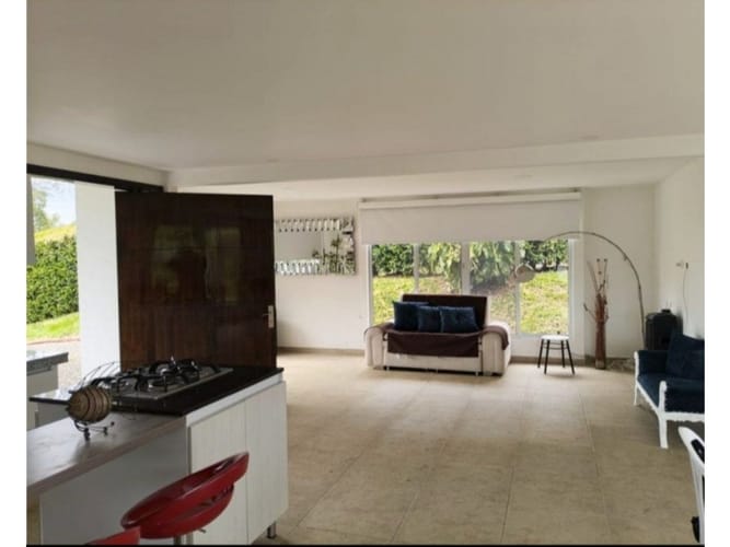 Casa de 4 alcobas en venta en Condina, Pereira, 255 m² · foto 3 de 10
