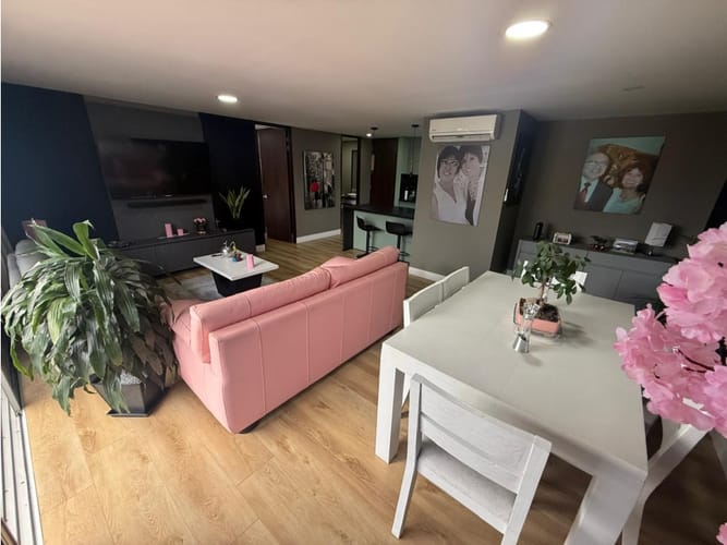 Apartamento de 2 alcobas en venta en El Poblado, Medellín, 111 m² · foto 2 de 17