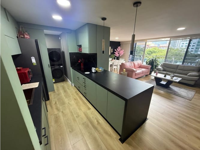 Apartamento de 2 alcobas en venta en El Poblado, Medellín, 111 m² · foto 5 de 17
