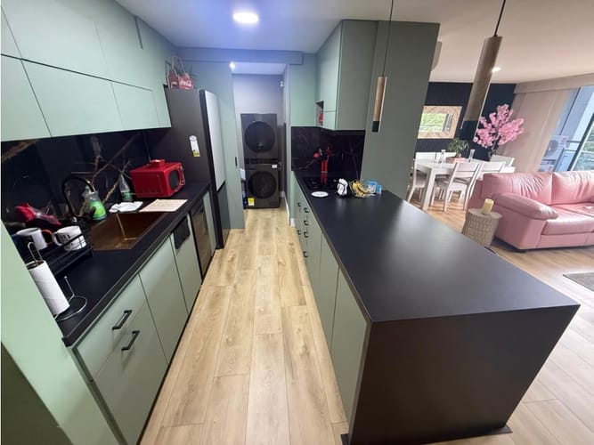 Apartamento de 2 alcobas en venta en El Poblado, Medellín, 111 m² · foto 6 de 17
