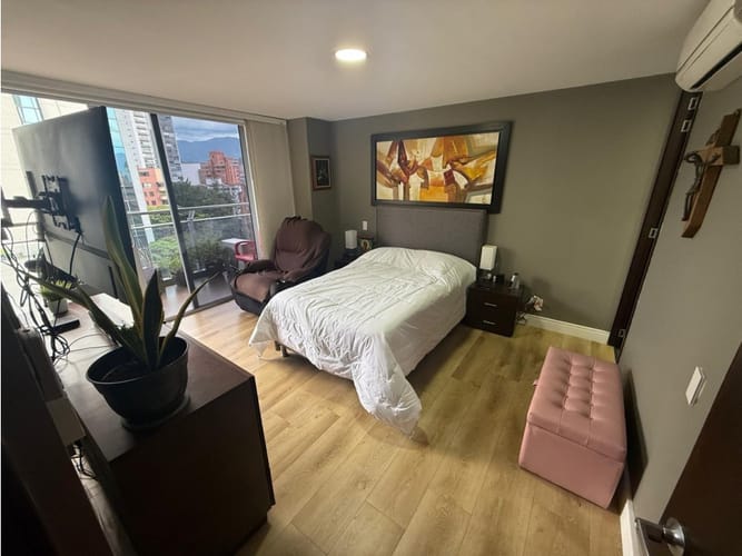 Apartamento de 2 alcobas en venta en El Poblado, Medellín, 111 m² · foto 9 de 17