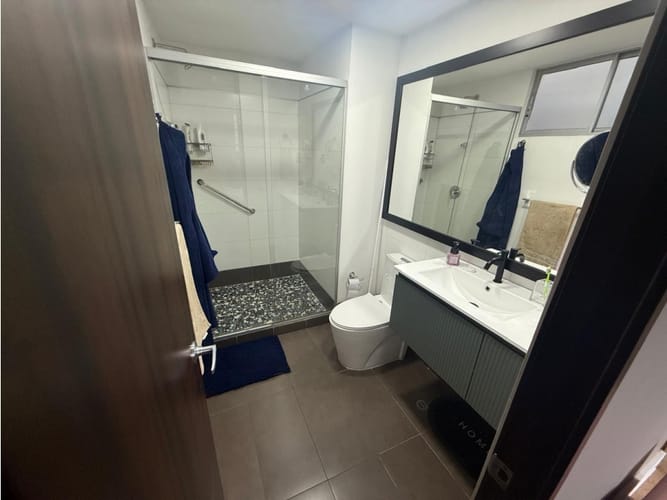 Apartamento de 2 alcobas en venta en El Poblado, Medellín, 111 m² · foto 16 de 17