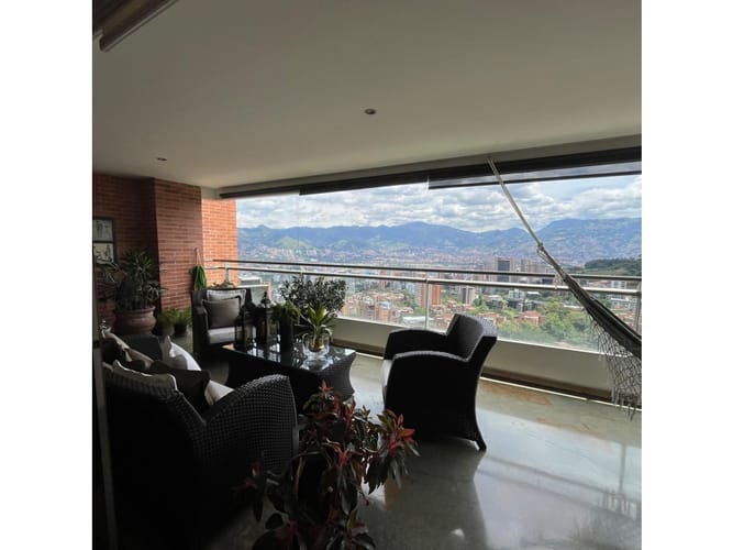 Apartamento de 3 alcobas en venta en Las Lomas, Medellín, 305 m² · foto 4 de 10