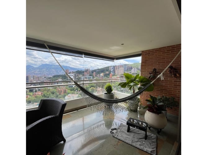 Apartamento de 3 alcobas en venta en Las Lomas, Medellín, 305 m² · foto 5 de 10