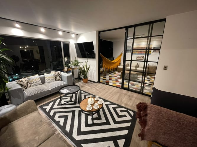 Apartamento de 3 alcobas en arriendo en El Poblado, Medellín, 180 m² · foto 2 de 13