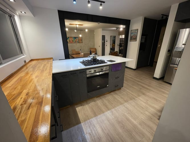 Apartamento de 3 alcobas en arriendo en El Poblado, Medellín, 180 m² · foto 5 de 13