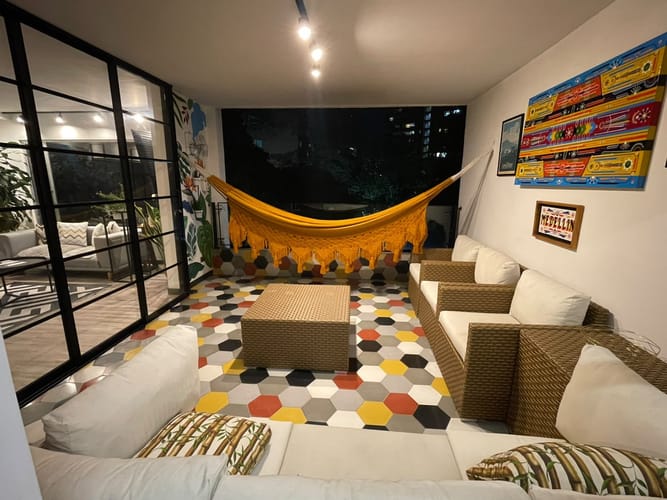 Apartamento de 3 alcobas en arriendo en El Poblado, Medellín, 180 m² · foto 4 de 13