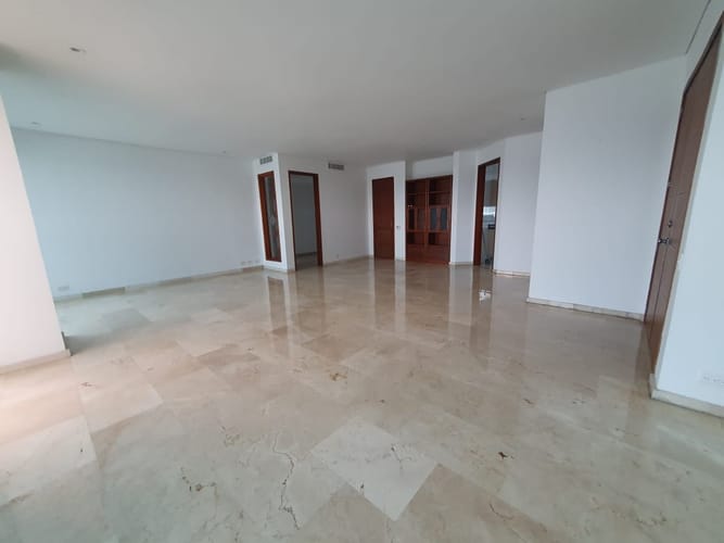 Apartamento de 3 alcobas en arriendo en Manga, Cartagena, 213 m² · foto 5 de 24
