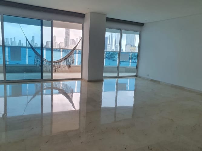 Apartamento de 3 alcobas en arriendo en Manga, Cartagena, 213 m² · foto 6 de 24