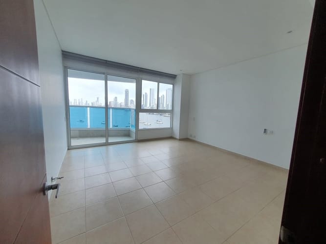 Apartamento de 3 alcobas en arriendo en Manga, Cartagena, 213 m² · foto 13 de 24