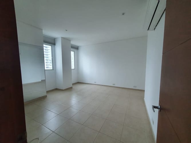 Apartamento de 3 alcobas en arriendo en Manga, Cartagena, 213 m² · foto 17 de 24