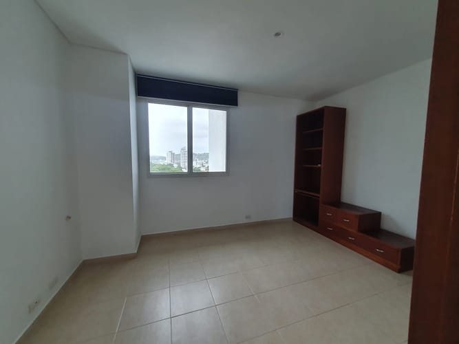 Apartamento de 3 alcobas en arriendo en Manga, Cartagena, 213 m² · foto 21 de 24