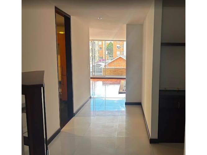 Apartamento de 3 alcobas en venta en Santa Barbara Occidental, Bogotá, 161 m² · foto 3 de 22